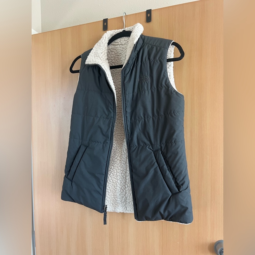 North Face Reversible Vest Size XS